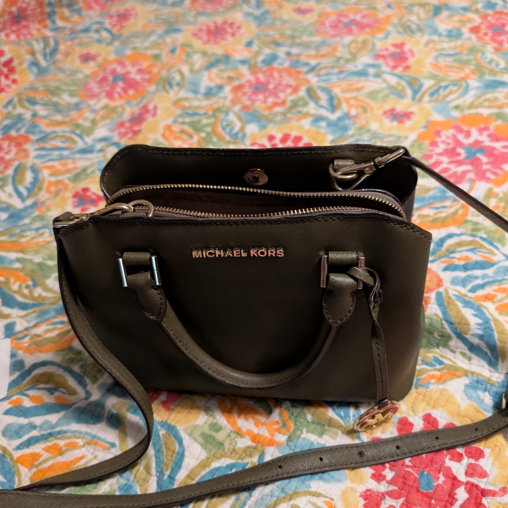 Michael Kors Olive Green Crossbody Bag Does Need Cleaning Just Haven't Tried.